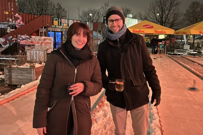 Der Glühwein wärmt auf